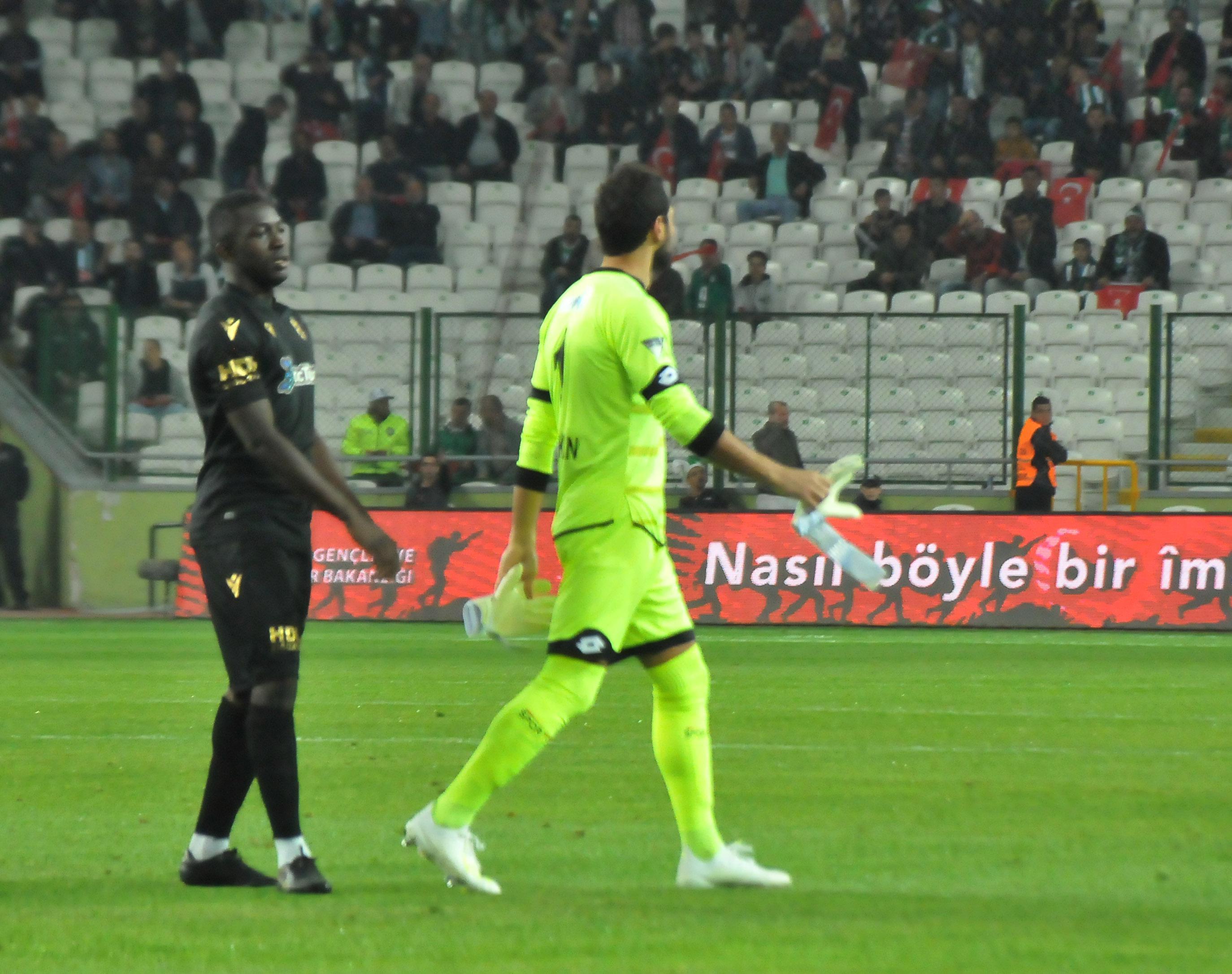 Süper Ligde akılalmaz olay Serkan Kırıntılı futbol tarihine geçti