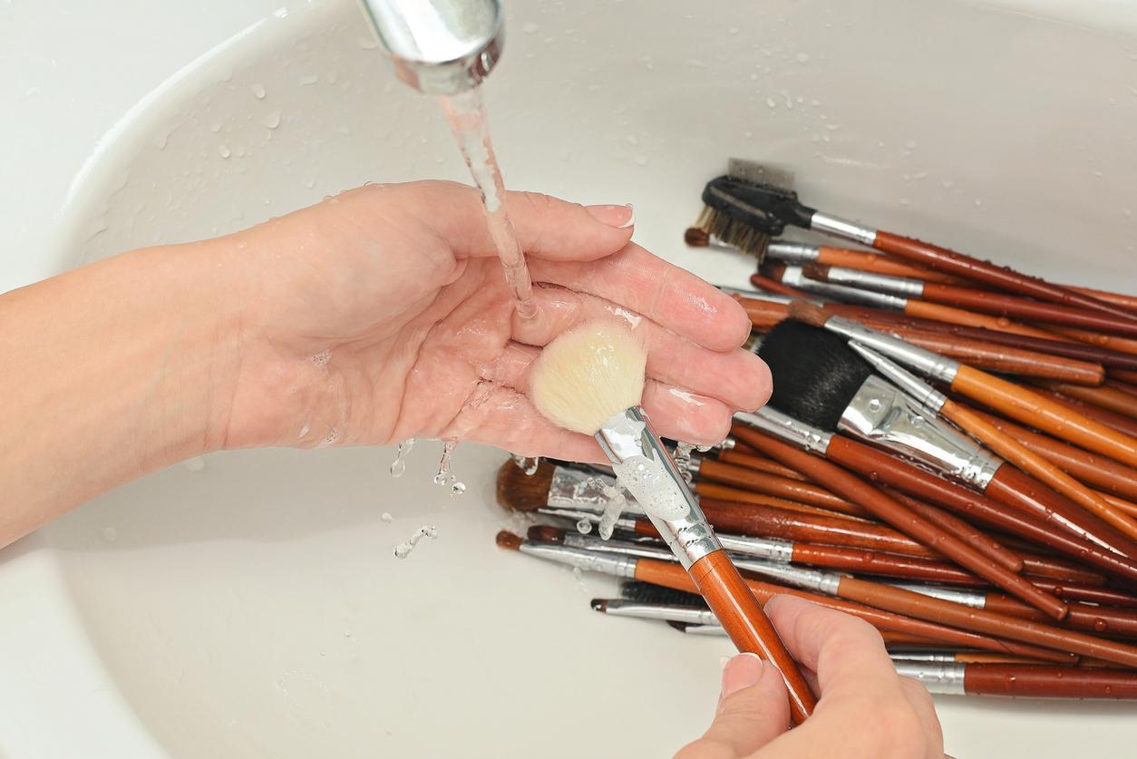 Makyaj fırçalarını temizlemek için 5 öneri (Makyaj fırçaları nasıl temizlenmeli)