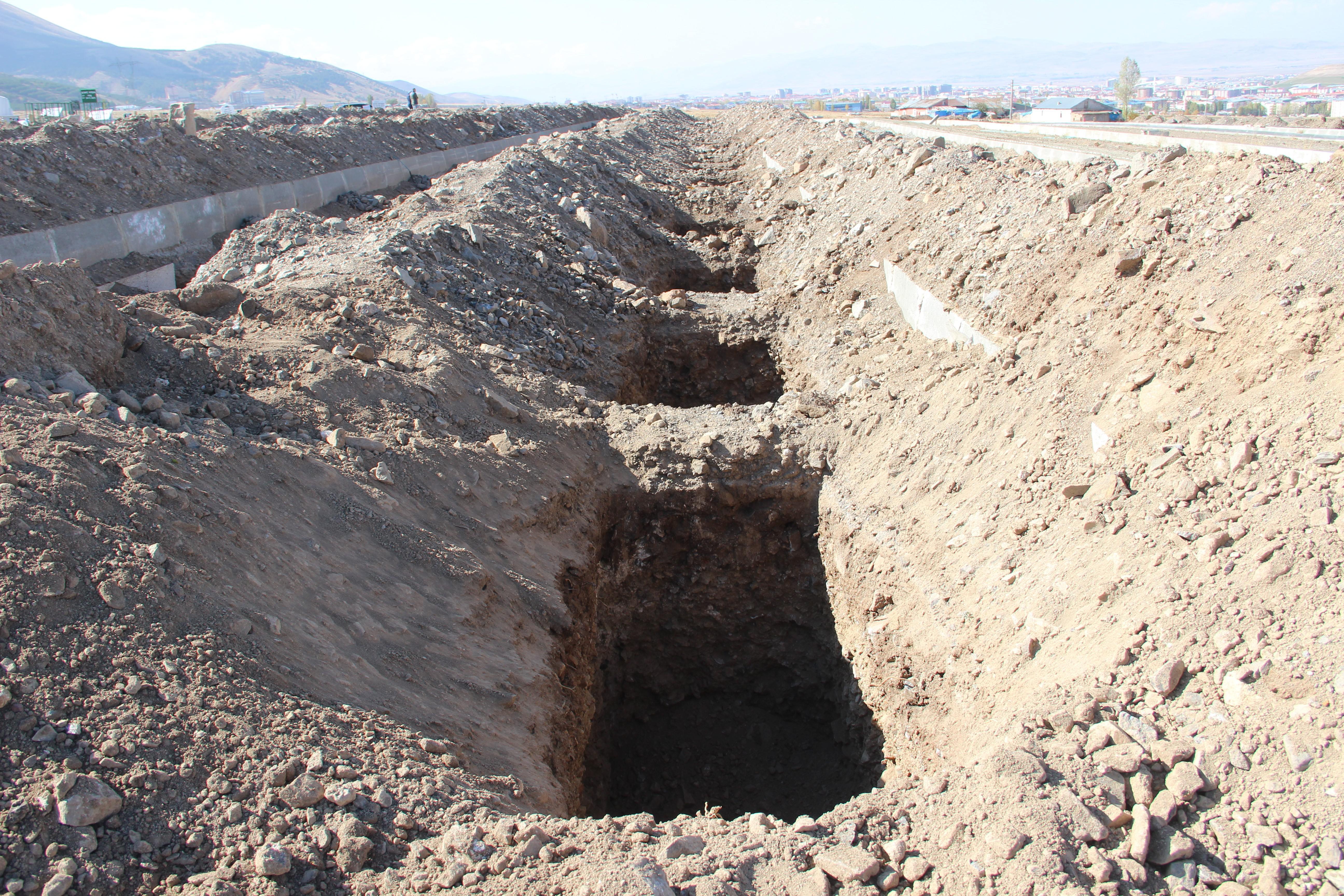 Erzurumda kış öncesi 800 mezar kazıldı