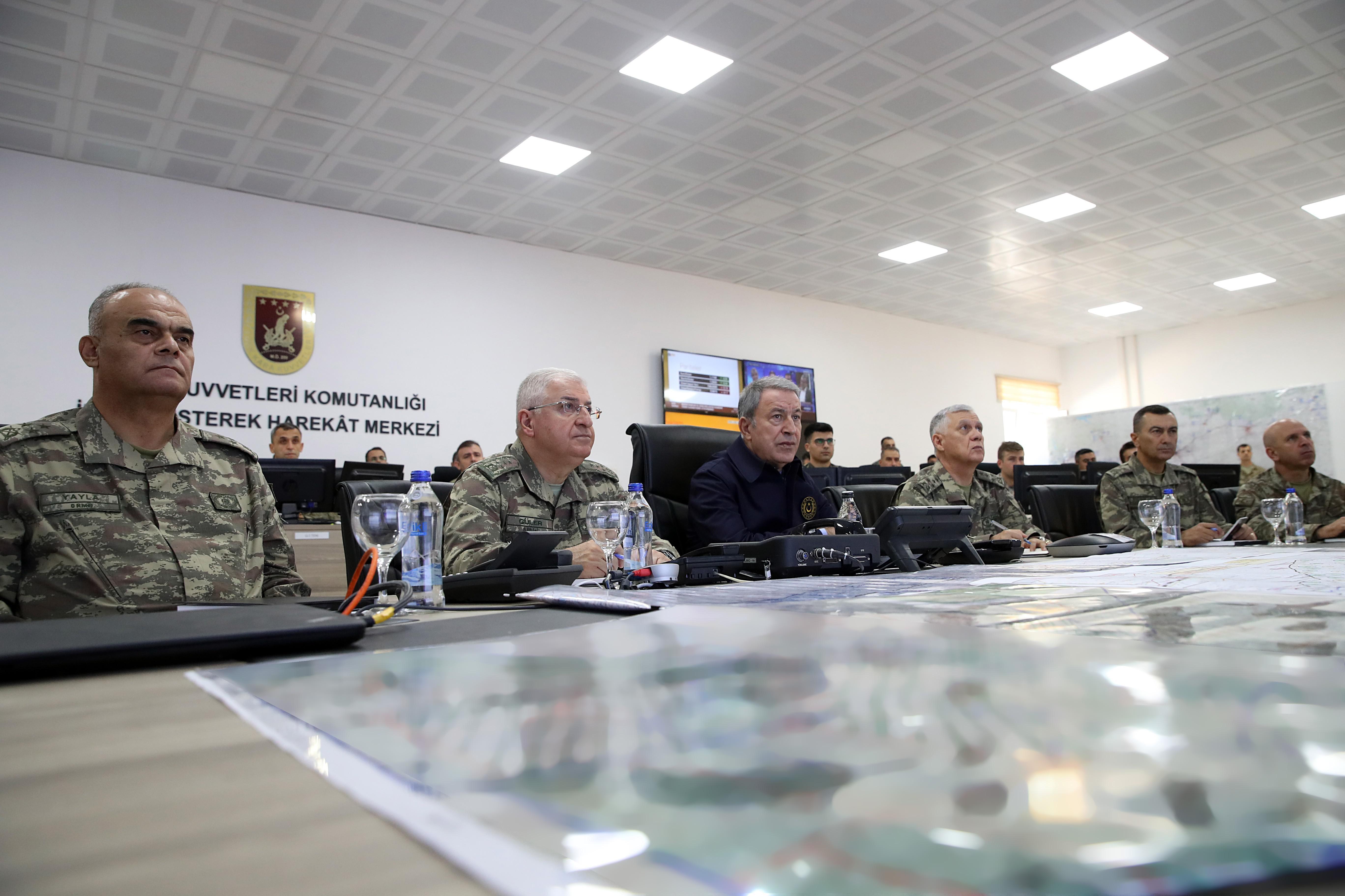 Milli Savunma Bakanı Akar: Rejim ordusundan 18 kişinin Rusyaya teslimi için görüşmeler sürüyor