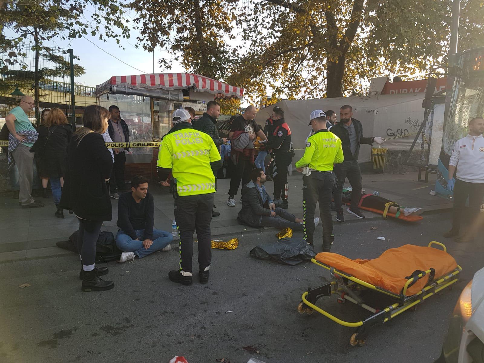 Beşiktaşta otobüs durağa daldı: Ölü ve yaralılar var