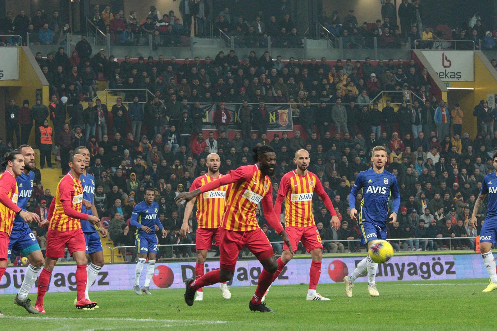 Fenerbahçe, deplasmanda Kayserispora 1-0 mağlup oldu