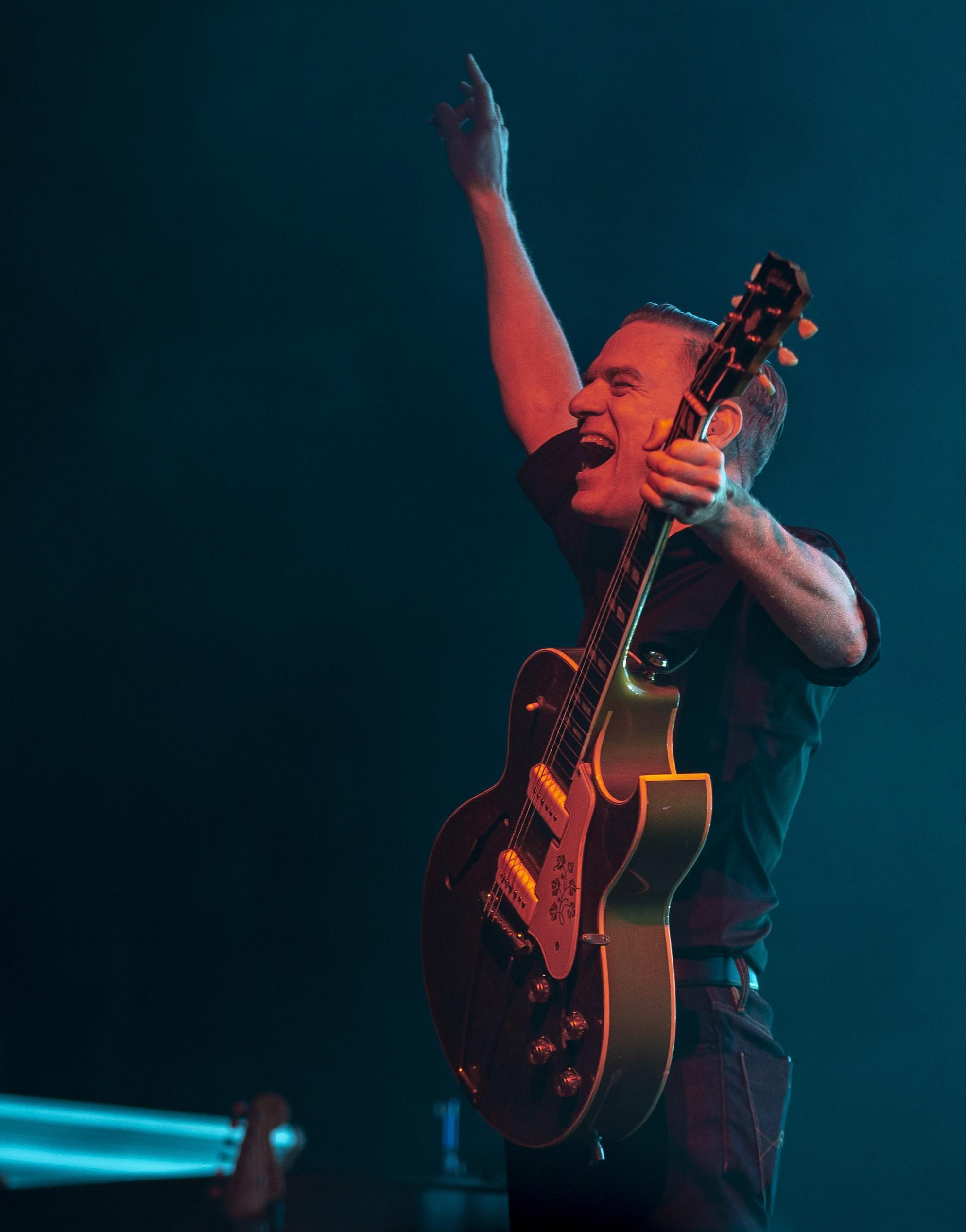 Bryan Adams, 27 yıl aradan sonra İstanbul’da konser verdi