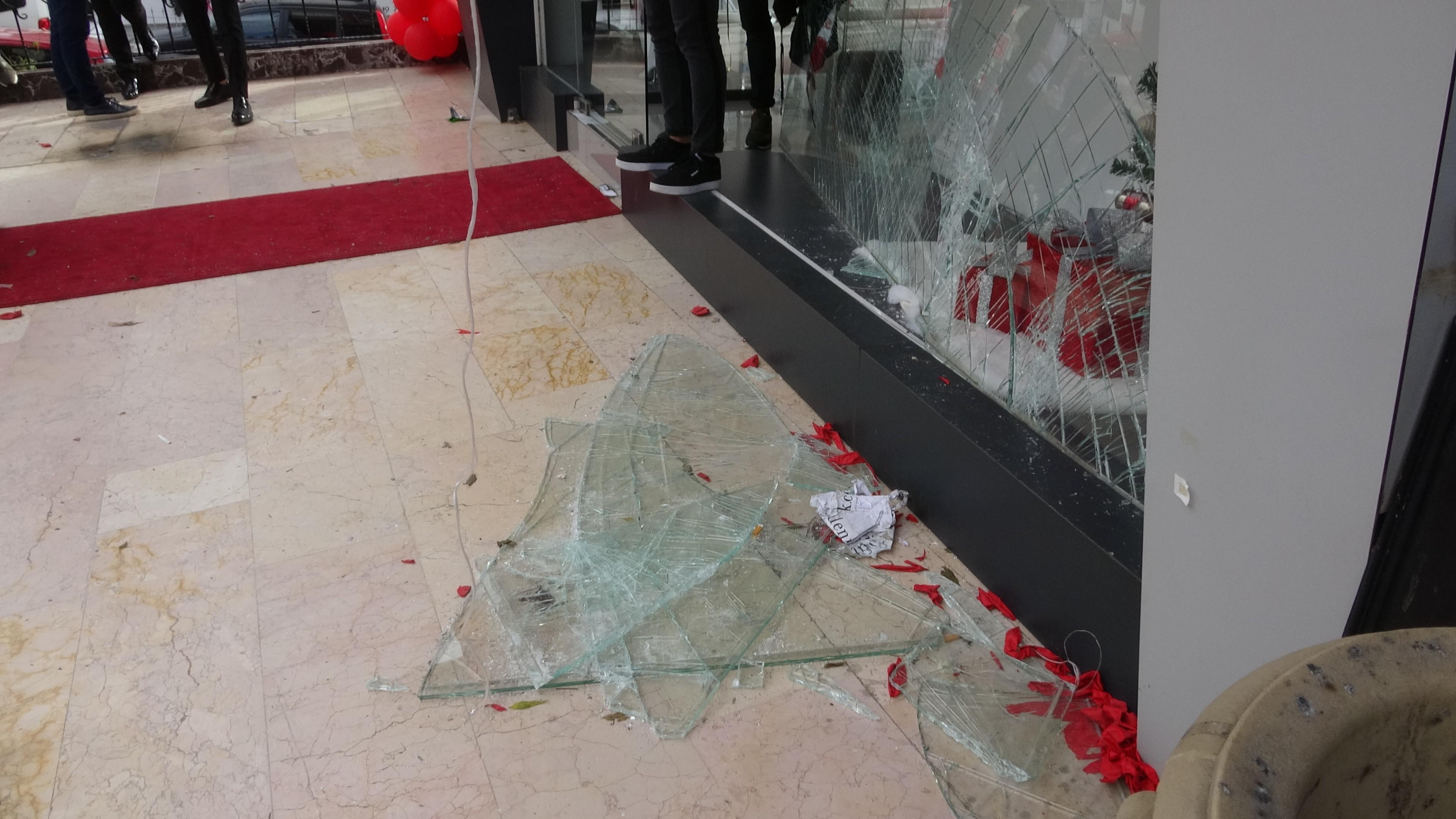İstanbul Maltepede alışveriş çılgınlığı olaylı bitti