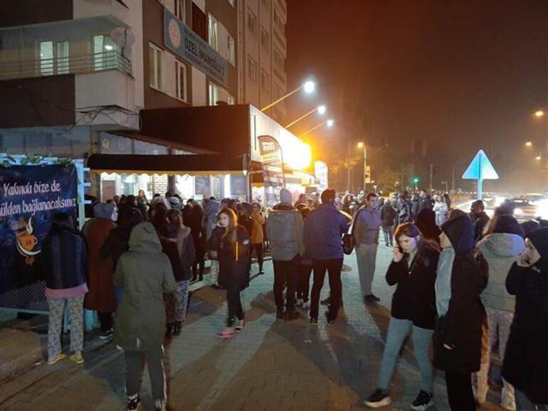 Marmarada deprem İstanbul ve birçok ilde hissedildi