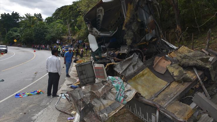 Guetemalada katliam gibi kaza: 20 kişi hayatını kaybetti