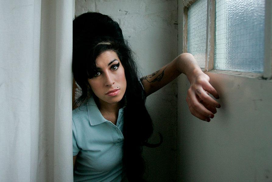 Amy Winehouse’un eşyaları Grammy Müzesi’nde sergilenecek