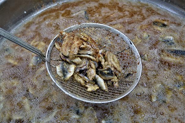 Karaduvar Balık Festivalinde 2 ton balık pişirildi