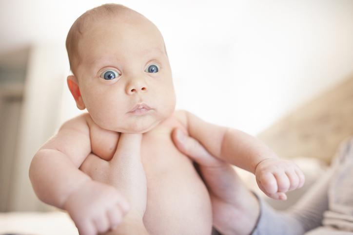 Bebeklerin ani reflekslerinden korkmalı mıyız