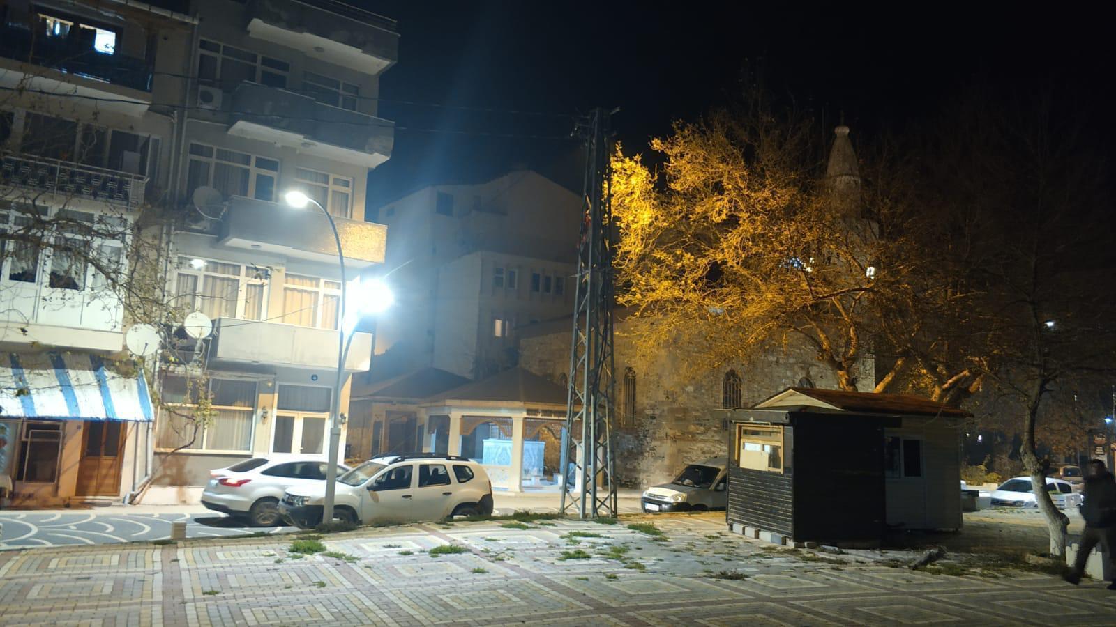 Marmara Adası sakinleri elektriğe kavuştu