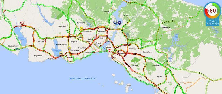İstanbulda yağış sonrası trafik resmen kilitlendi