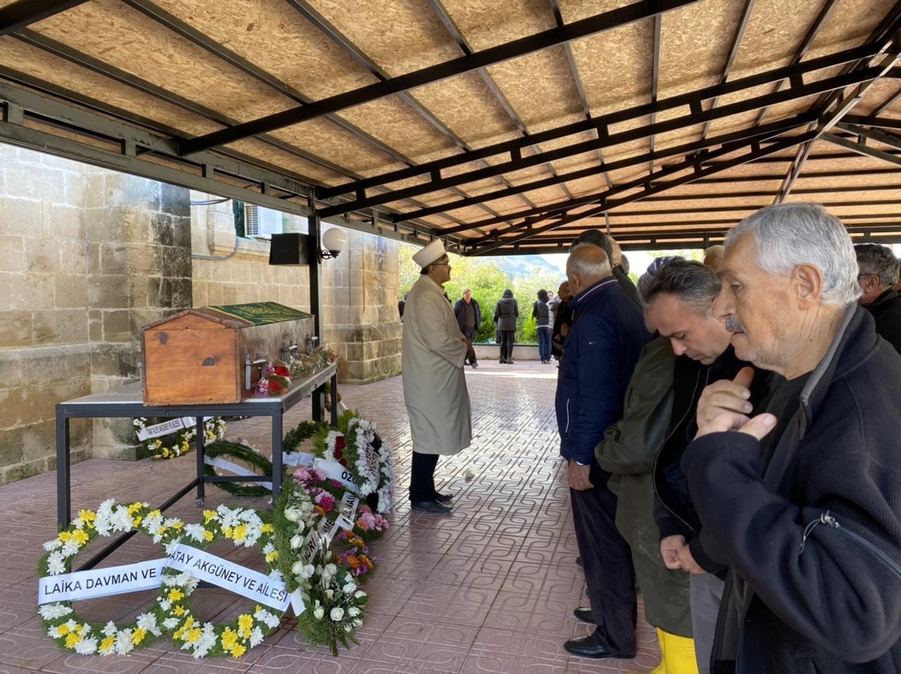 Kıbrısta Türk ve İngilizin cenazeleri karıştı