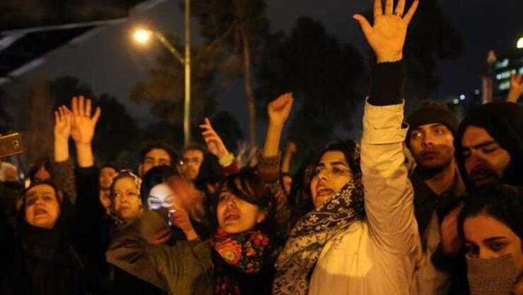 İran karıştı Hamaney istifa sloganları atıyorlar