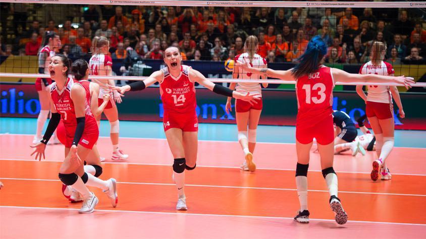 Türkiye voleybolda Polonyayı eledi, Meryem Boz şov yaptı