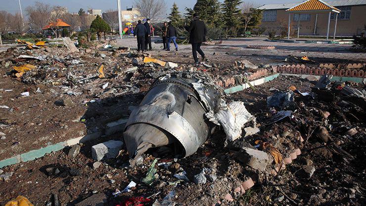 İranın Ukrayna yolcu uçağını 2 roketle vurduğu iddiası