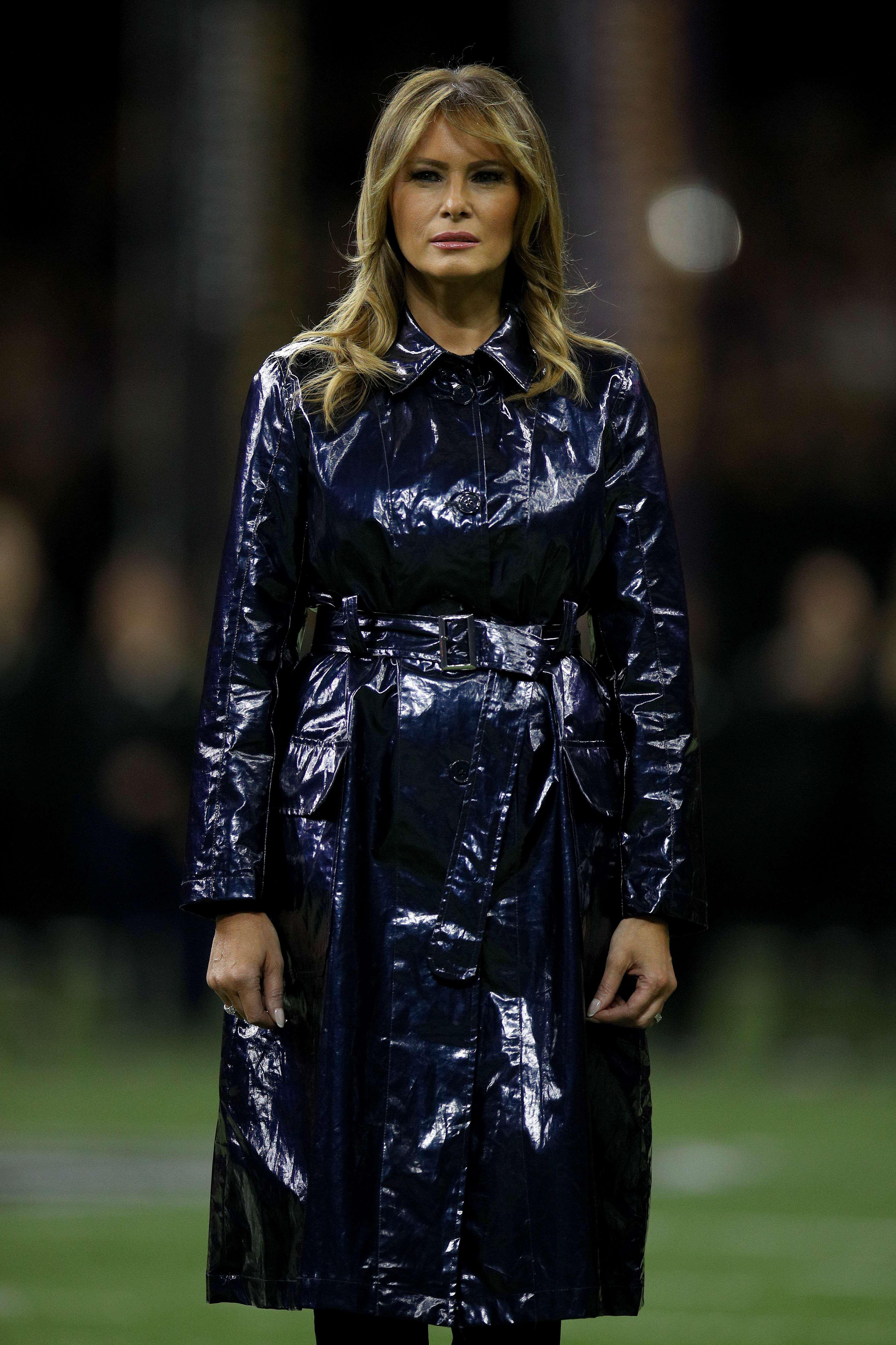 Melania Trumpın ceketi sosyal medyayı karıştırdı