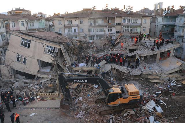 Bakan Soylu: Depremde evi yıkılanlara 41 bin lira yardım yapılacak