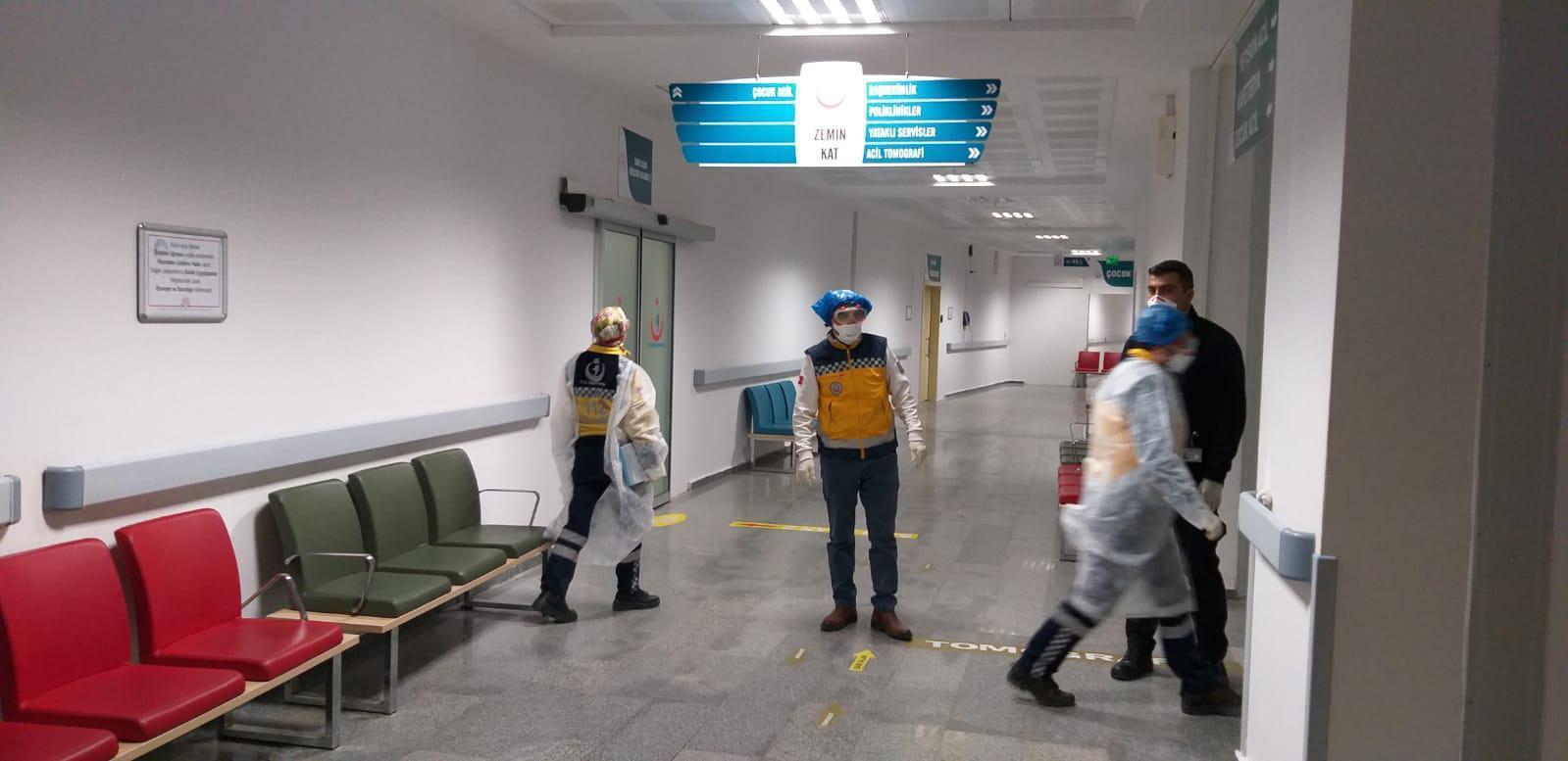 Aksarayda koronavirüs şüphesi 12 kişi hastaneye kaldırıldı