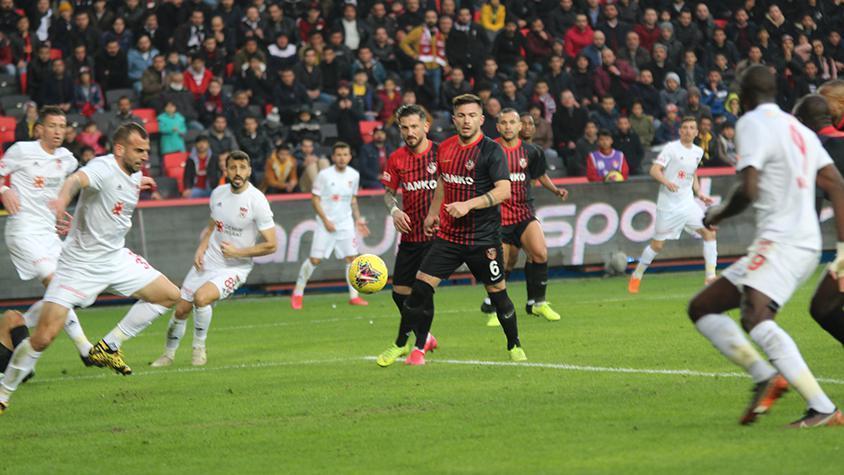 Gaziantep FK sahasında DG Sivassporu 5-1 mağlup etti