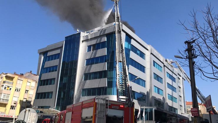 İzmirde hastanede yangın Hastalar tahliye edildi