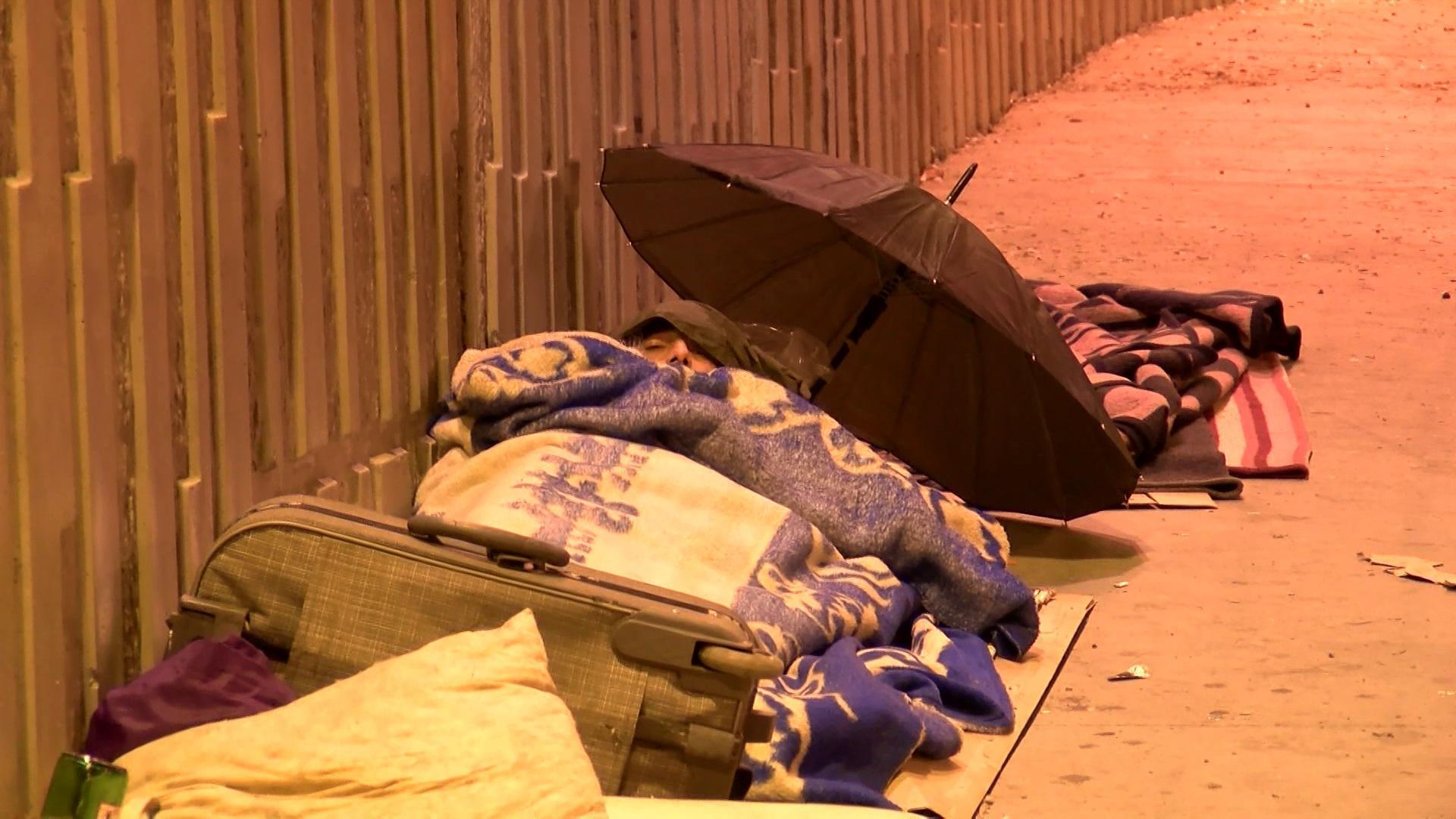 Sokakta kalan evsizler için nereye başvurulmalı Evsizler için hangi numaralar aranmalı