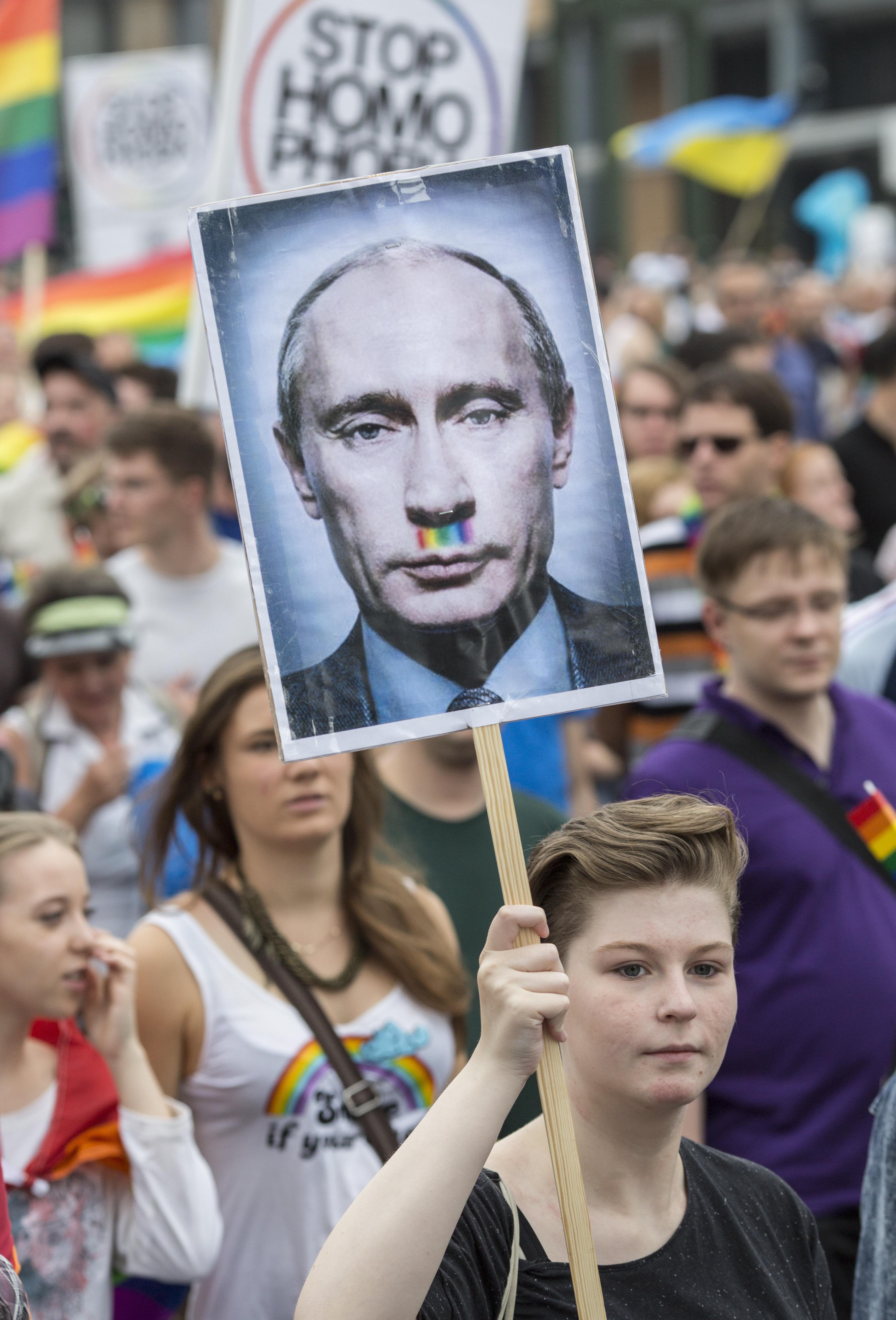 Putin: İktidarım sürecesince eşcinsel evliliği yasalaşmayacak