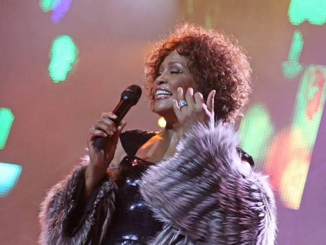 Whitney Houstonın hologramı konser turnesine çıkıyor