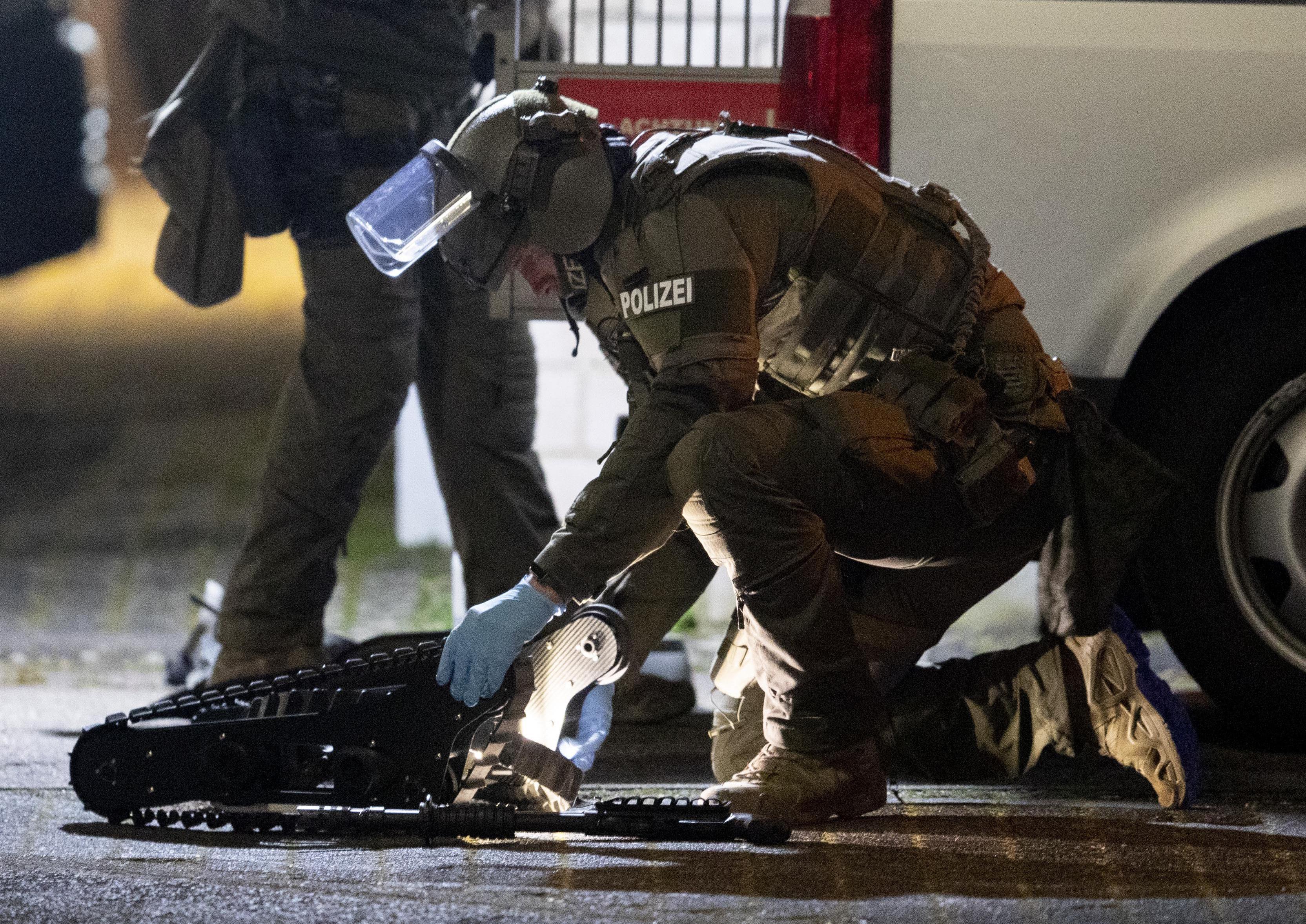Almanyada saldırı: 5i Türk, 9 kişi hayatını kaybetti
