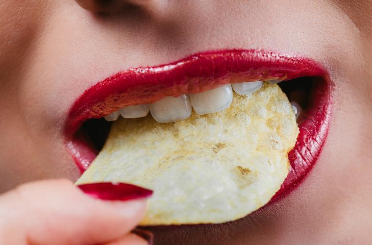 Bu besinler ağız ve diş sağlığımızı bozuyor, çürüklere neden oluyor