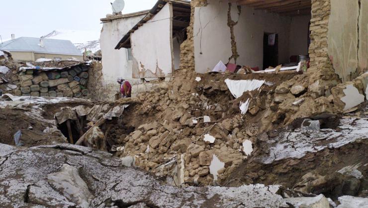 İrandaki deprem sonrası Vanda 9 vatandaşımız hayatını kaybetti