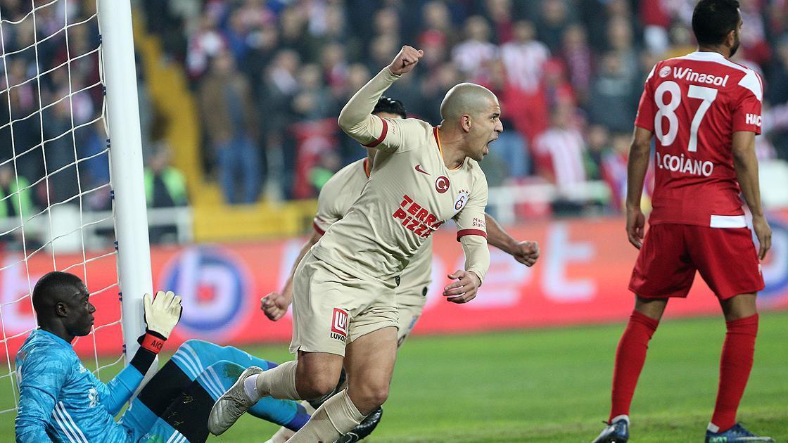 Galatasaray galibiyet serisini Sivasta bıraktı