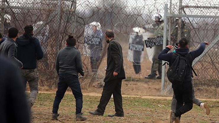 Yunanistan sığınmacıları önlemek için sınır hattına siper kazıyor