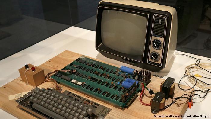 Applenin ilk bilgisayarına rekor fiyat
