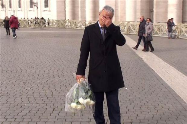 Mehmet Ali Ağca Papanın mezarına gitti