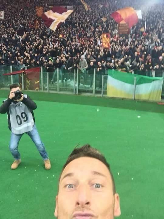 Tottiden gol sonrası selfie