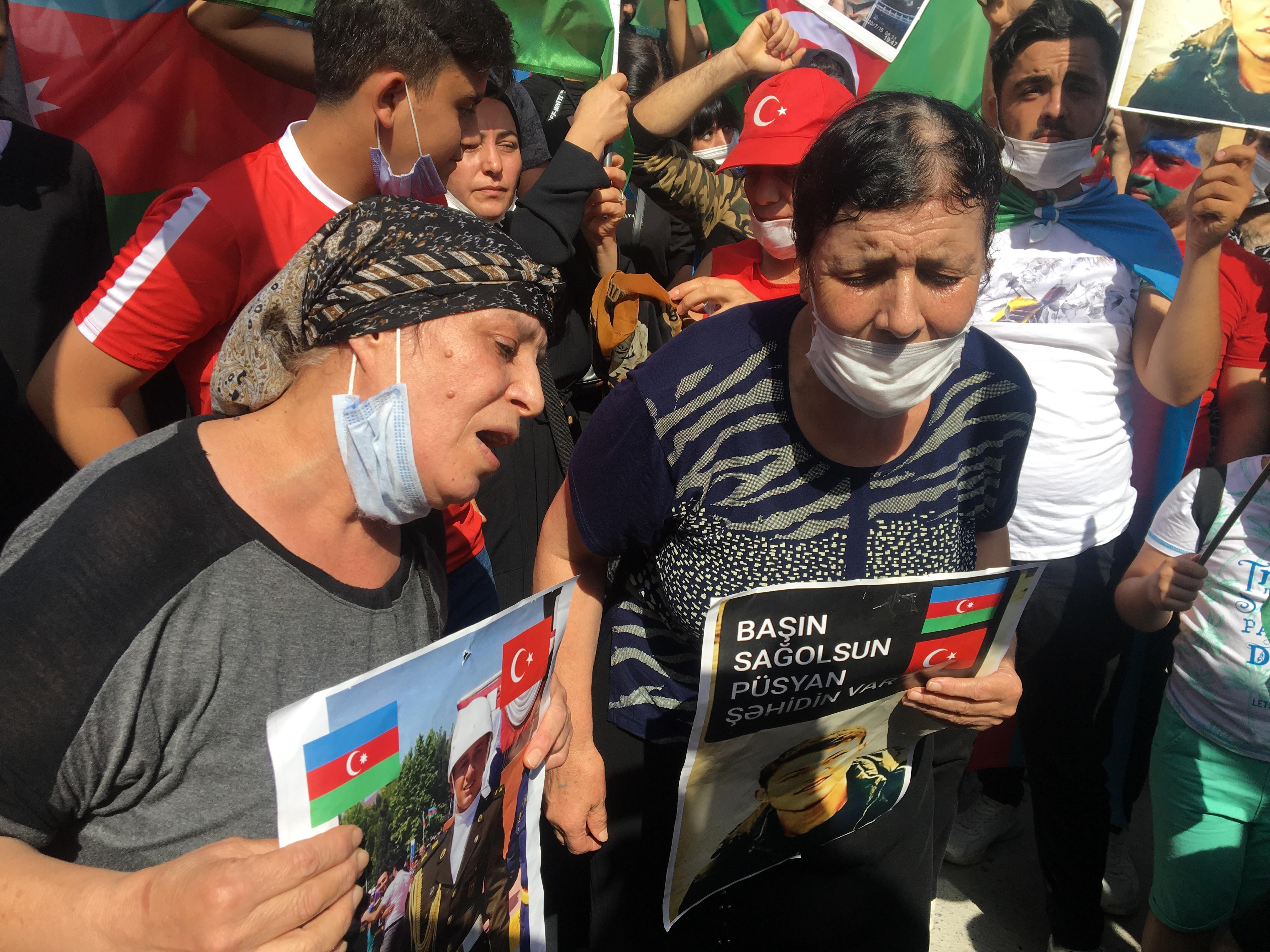Beyazıt Meydanında Azerbaycana destek eylemi yapıldı