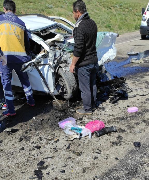 Son dakika...Sivasta katliam gibi trafik kazası: 9 kişi hayatını kaybetti