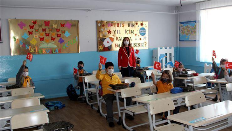 Okullar ne zaman açılacak Okullar bu yıl yüz yüze mi olacak Cumhurbaşkanı Erdoğan açıkladı…