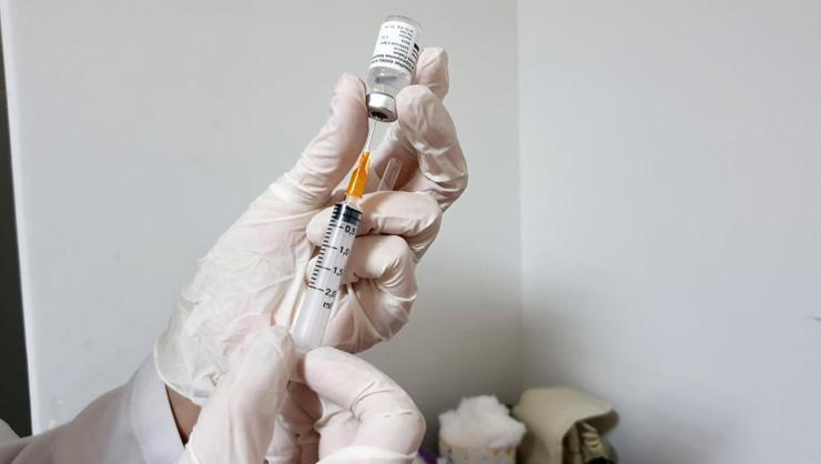 4. doz aşıyı kimler olacak 4. doz aşı mecburi mi Sağlık Bakanlığı açıkladı