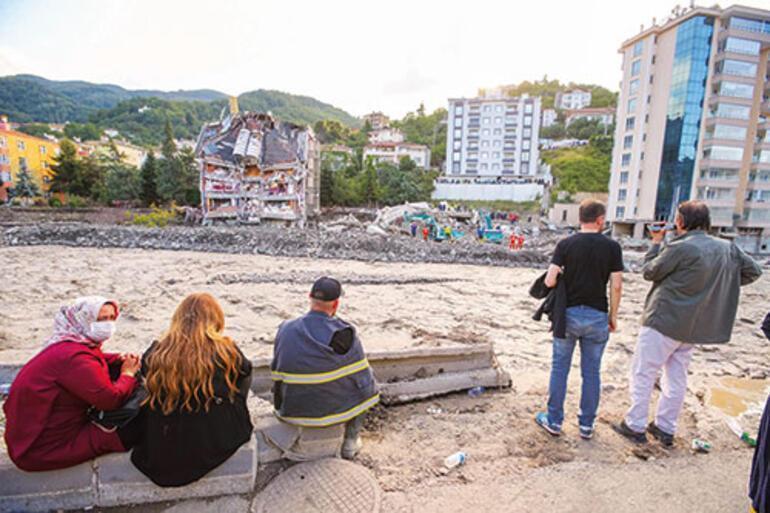 Son dakika: Kastamonu Bozkurt için zaman daralıyor 69 kişiye ulaşmaya çalışıyorlar