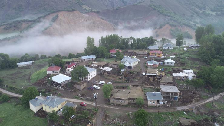 Bingöl depreminin ardından ikisi 4 büyüklüğü üzerinde 90 artçı yaşandı