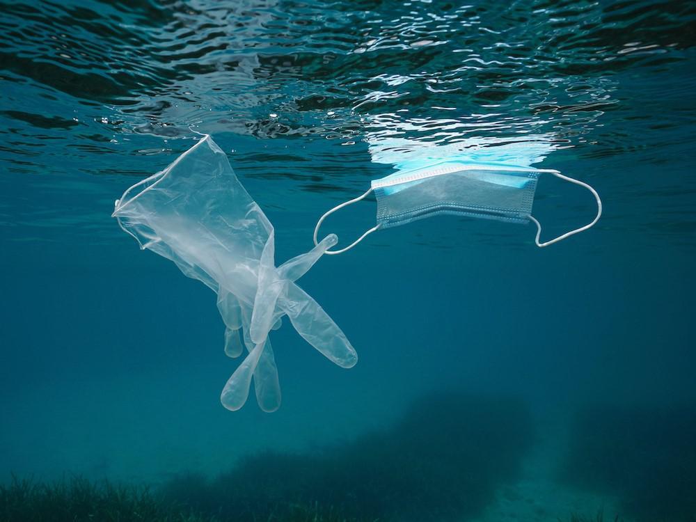 1,6 milyar maske okyanuslarda yüzüyor