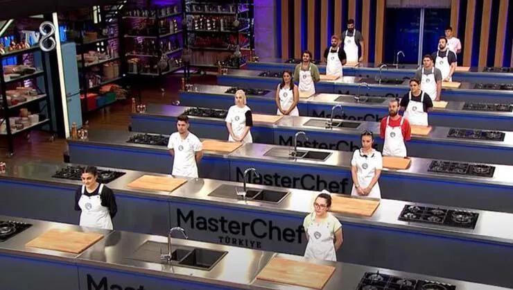 Masterchef ana kadroya giren 6. yarışmacı kim oldu (8 Ağustos) Masterchef 2021 6. önlüğü giyen isim ve ana kadro yarışmacıları