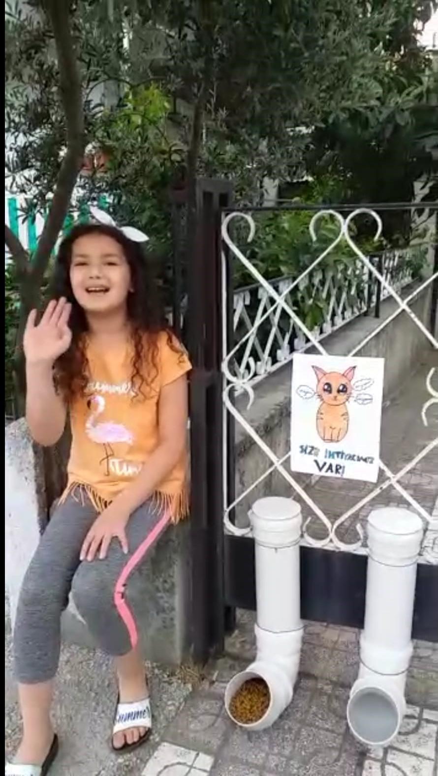 10 yaşındaki Hatice’den sokak hayvanları için örnek davranış