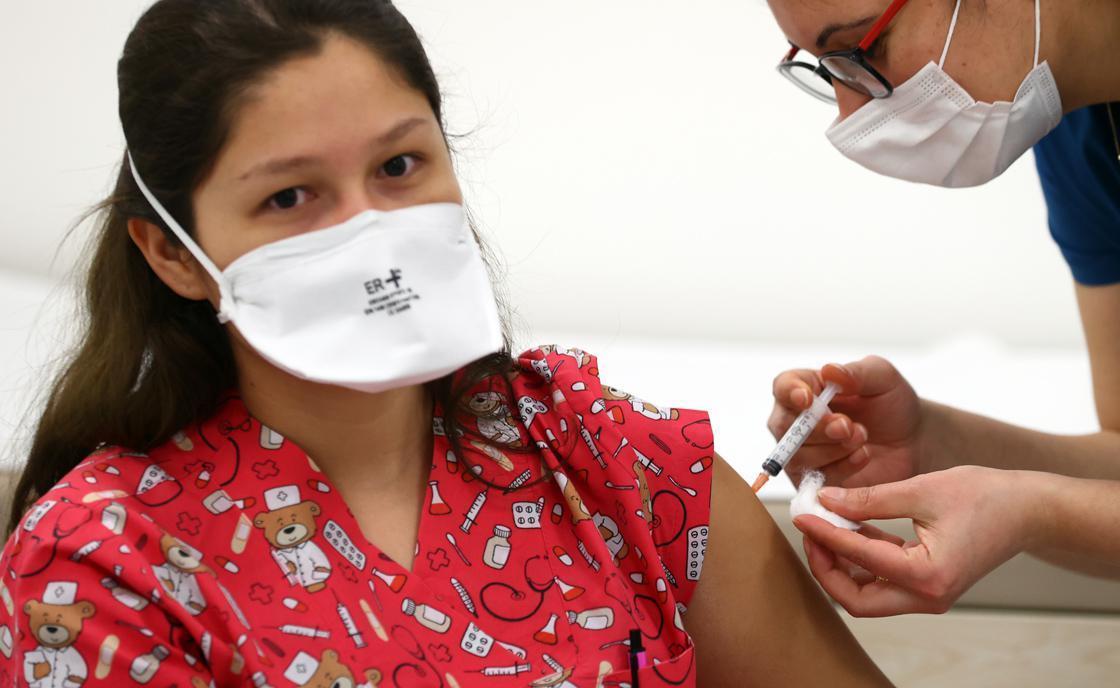 Corona virüs aşısı yaptıran sağlık çalışanı sayısı 800 bini geçti