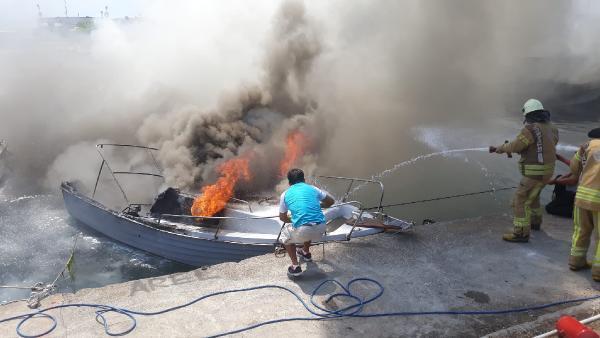 Son dakika Maltepe Sahilinde yangın 5 tekne alev aldı