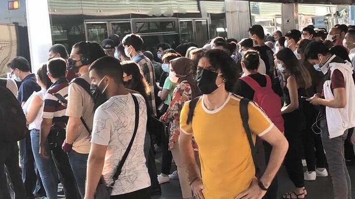 Son dakika: İstanbul metrobüslerinde yoğunluk 15 Temmuz Şehitler Köprüsünde trafik