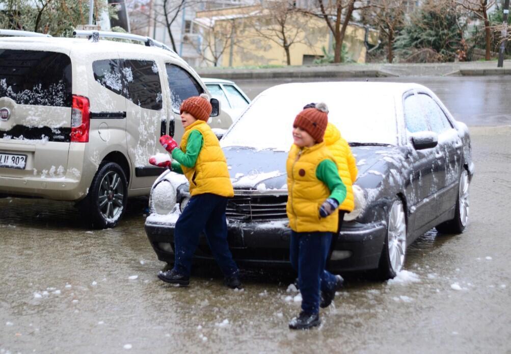İstanbuldaki kar yağışıyla ilgili Meteorolojiden yeni uyarı