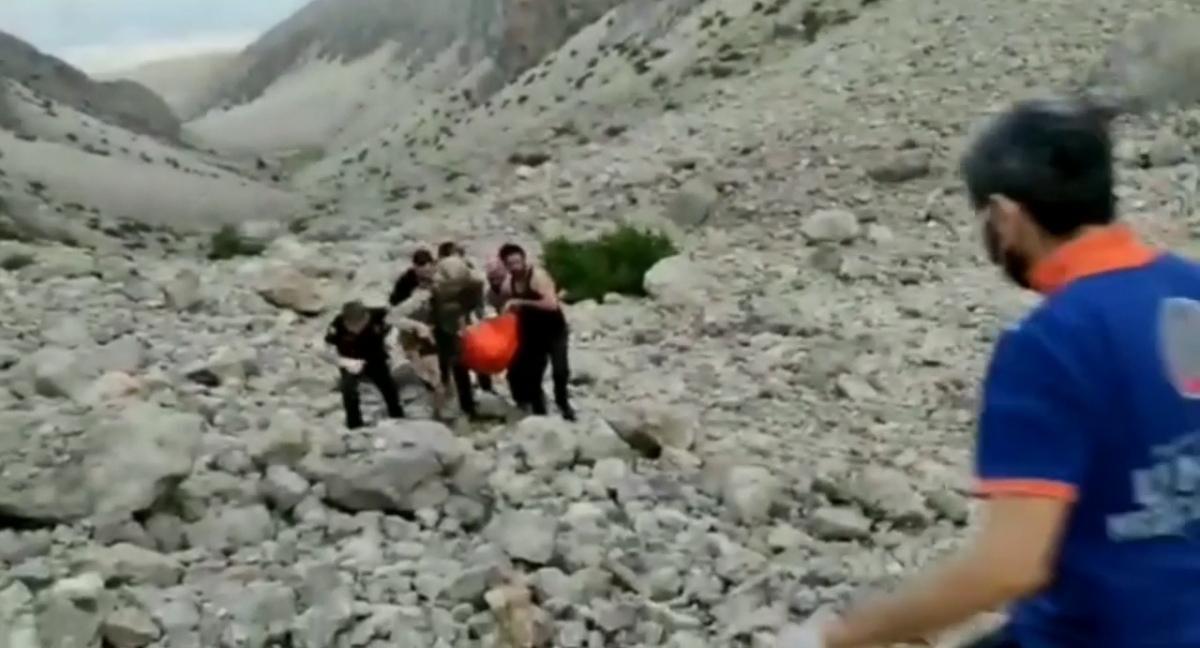 Çinli turist Tunceli’de ayı saldırısına uğradı Helikopterle hastaneye ulaştırıldı