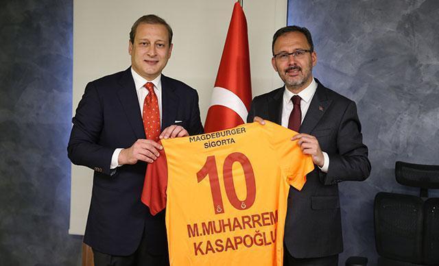 Cumhurbaşkanı Erdoğan, Galatasaray Başkanı Burak Elması kabul etti